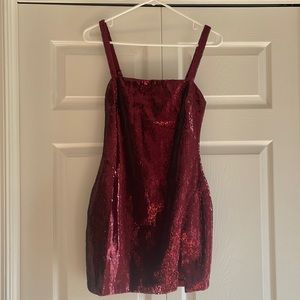 KATREEN MINI DRESS - SEQUIN SIDE SPLIT DRESS IN BURGUNDY: SHOWPO.